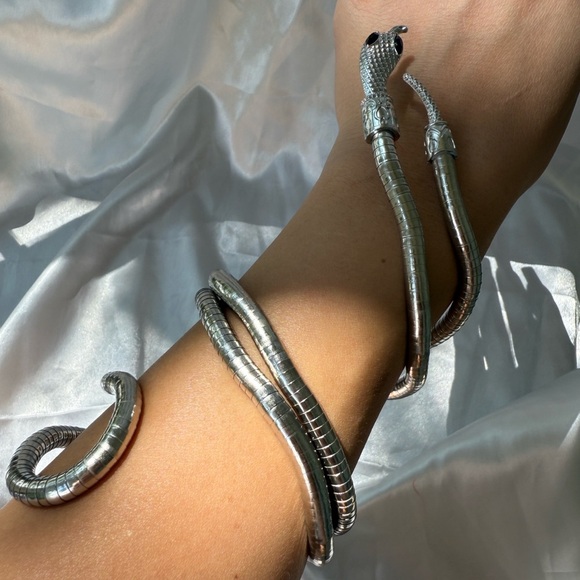 Serpenti Gold Magic Snake Cool Bendy Multilayer Necklace - Picture 11 of 14